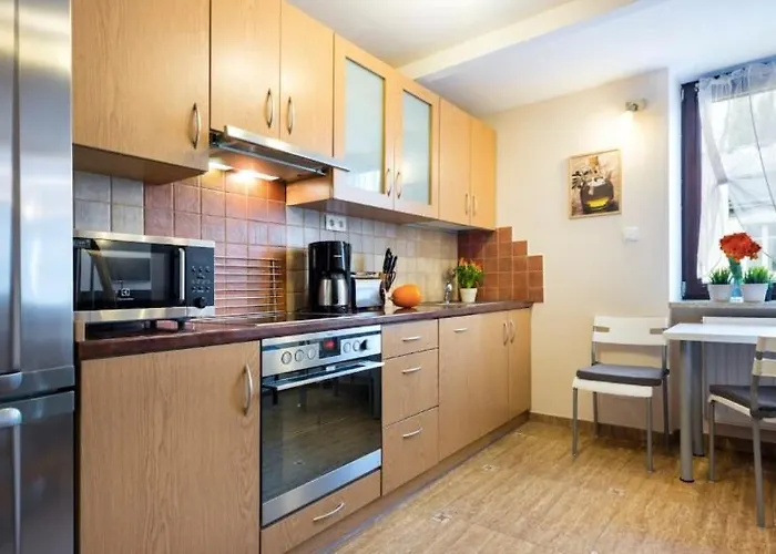 Vanilla 4, 3bdr 1,5bth In Centre *