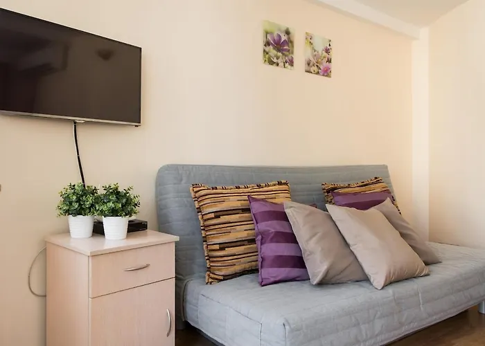 Vanilla 4, 3bdr 1,5bth In Centre *