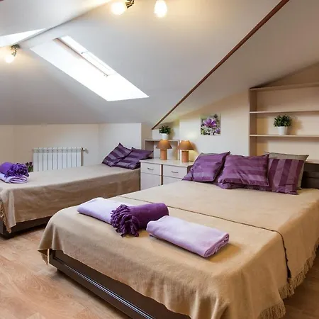 Vanilla 4, 3bdr 1,5bth In Centre *