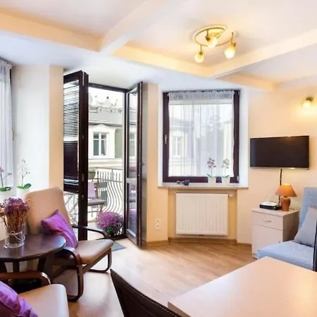 Vanilla 4, 3bdr 1,5bth In Centre