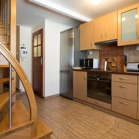 Vanilla 4, 3bdr 1,5bth In Centre Apartment Krakow
