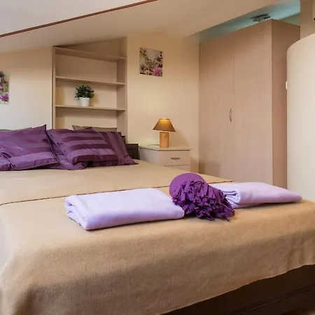 Apartment Vanilla 4, 3bdr 1,5bth In Centre