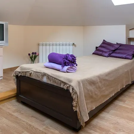 Vanilla 4, 3bdr 1,5bth In Centre