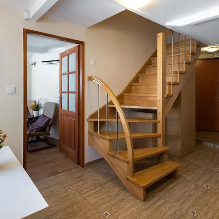 Vanilla 4, 3bdr 1,5bth In Centre Cracovie