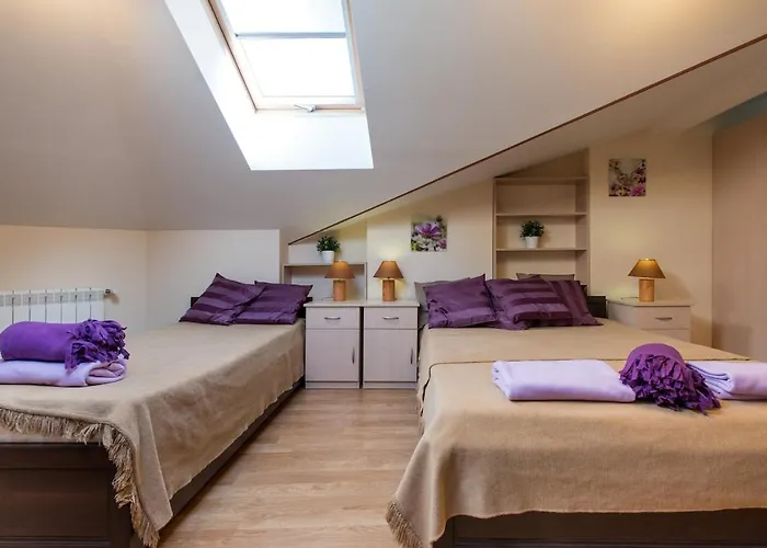 Vanilla 4, 3bdr 1,5bth In Centre *